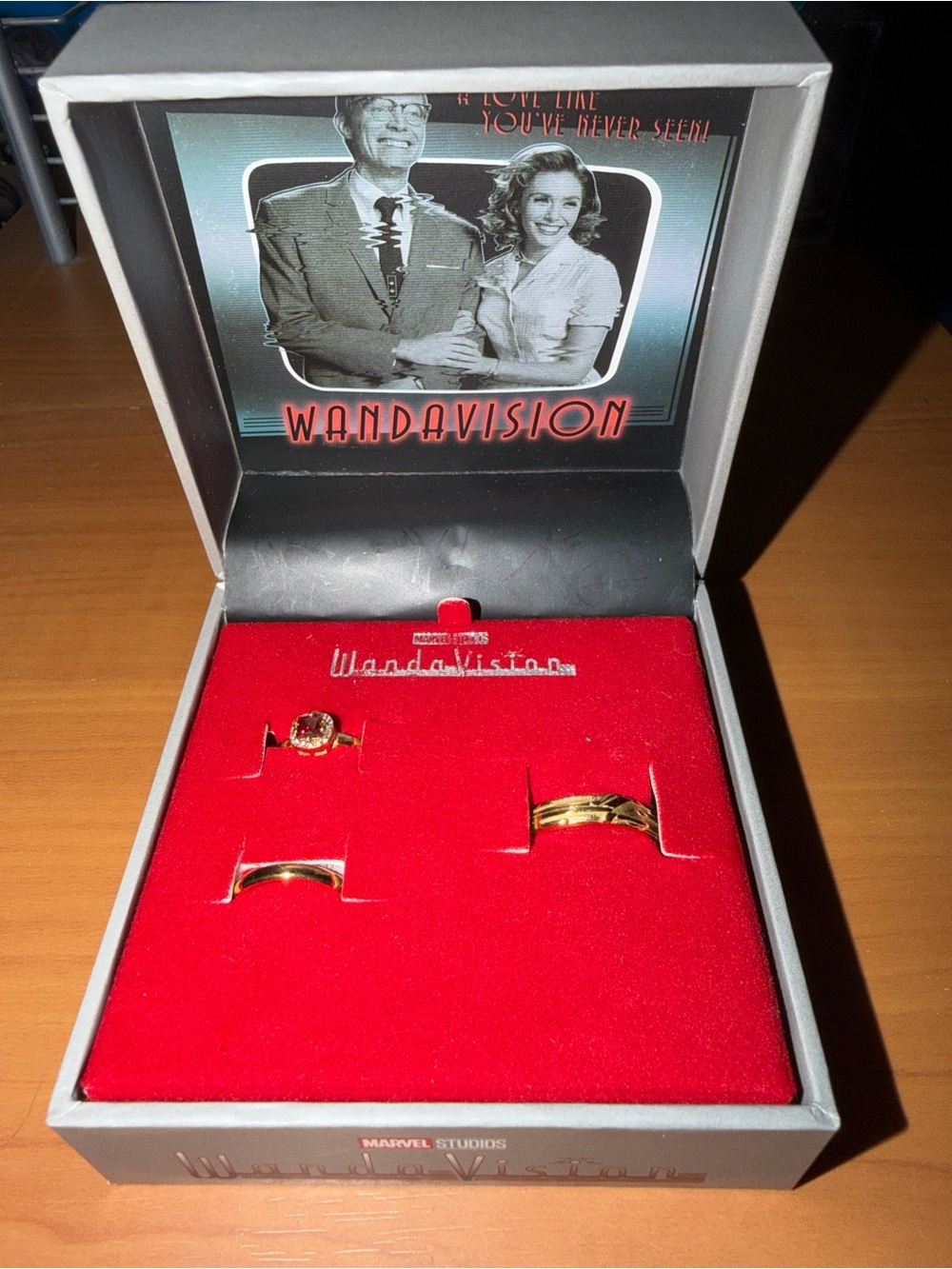 Marvel’s WANDAVISION Limited Edition 3-Piece Wedding Rings set
